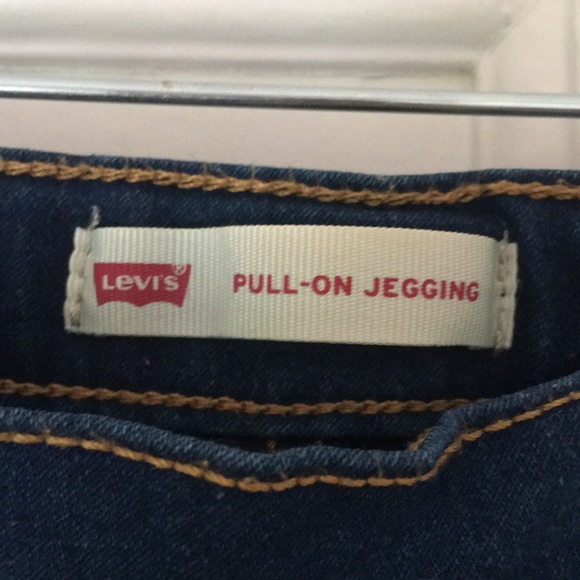 NWOT Levi’s jeggings - Picture 2 of 4